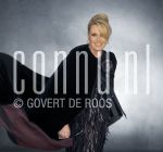 28-06-2005 Monique Collignon at studio in Amsterdam, by order of Pour Vous Magazine. June 28, 2005.

[keywords]Posed, Half Length, Laughing[/keywords]